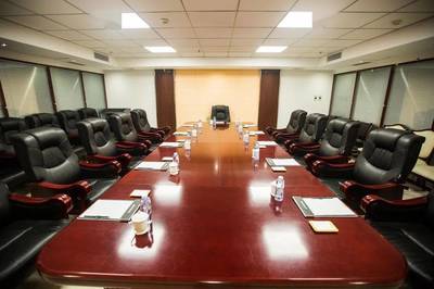 會(huì)議優(yōu)選 以細(xì)致管家服務(wù)與量身場(chǎng)地打造，定義專(zhuān)業(yè)會(huì)議體驗(yàn)